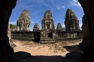 Images Dated 6th June 2008: Temple ruins in the ancient city of Angkor Wat, Northwestern Cambodia