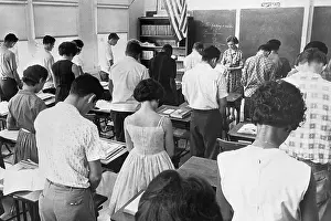 Bookcase Prints: Texan School Class In Prayer