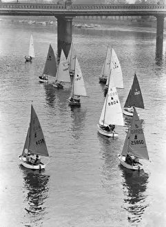 1971 Prints: Thames Dinghy Race