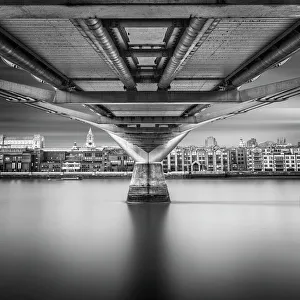 Development Collection: Thames walk