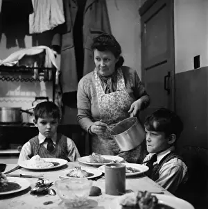 Kitchen Prints: Thankless Task