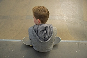 Images Dated 4th April 2013: Thirteen-year-old boy with skateboard, Germany