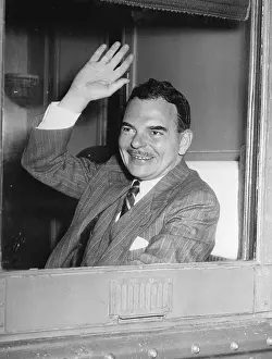 Candidate Prints: Thomas Dewey Waving from Train