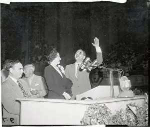 Appreciation Prints: Thomas E Dewey with Wife Waving to Crowd