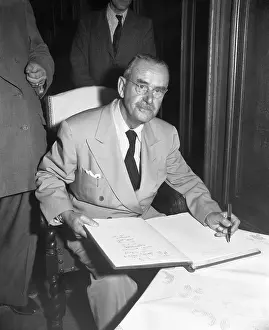 Frankfurt Prints: Thomas Mann Signing Guest Book