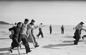 Outdoor Game Prints: Three-Legged Race