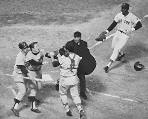 Thurman Munson Restraining Bobby Murcer