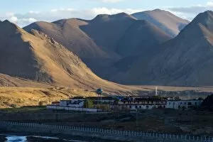 Images Dated 30th May 2016: Tibet landscape, China