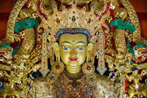Yunnan Province Gallery: Tibetan bodhisattva statue