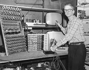 Tic Tac Toe Playing Machine with Its Inventor