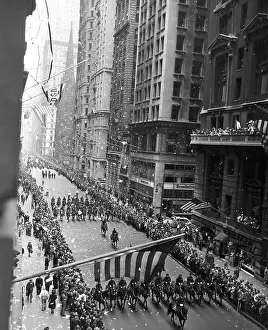 Broadway Prints: Ticker-Tape Parade Up Broadway