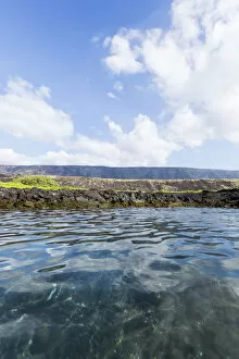 Images Dated 8th September 2014: Tide pool on shore, Hawaii Volcanoes National Park, Hawaii, USA
