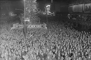 Cheering Prints: Times Square On New Year'S Eve