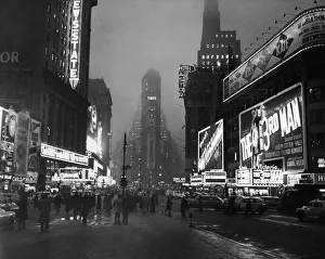 Urban Gallery: Times Square At Night