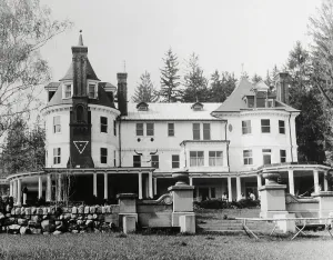 Psychologist Prints: Timothy Leary At His New York Mansion