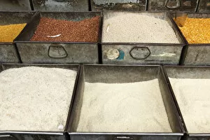 Karnataka Gallery: Tin trays with rice, Devaraja Market, Mysore, Karnataka, South India, India, South Asia, Asia
