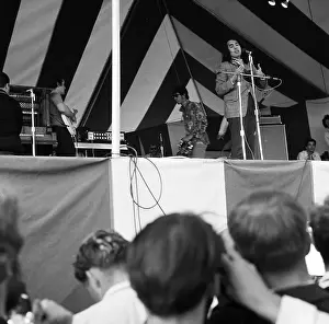 Sing Prints: Tiny Tim Performs At The Newport Pop Festival
