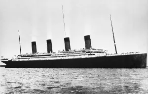 1910s Style Prints: Titanic at Sea