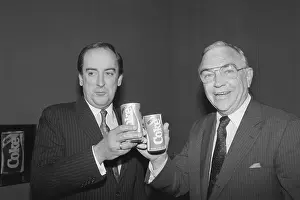 Press Conf Prints: Toasting With New Coke