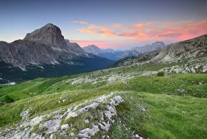 Images Dated 16th July 2016: Tofana di Rozes with a pink sunset, Dolomites