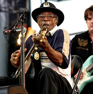 Prints of RANDALL'S ISLAND, NY - AUGUST 14: MANDATORY CREDIT Bill Tompkins/Getty Images Bo Diddley'nat the Little Steven International Garage Festival at Randall's Island August 14 Bo Diddley: Rhythm & Riffs Prints: Bill Tompkins Bo Didley Archive