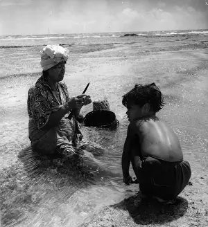 Knife Prints: Tongan Mother