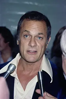 Huty37369 Prints: Tony Curtis, American Actor