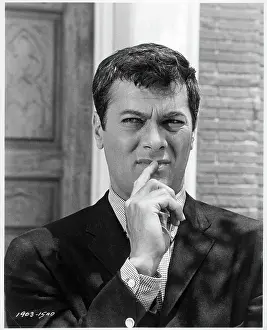 Lac0012 Prints: Tony Curtis In The Great Imposter