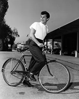 Acr071590 Prints: Tony Curtis Portrait