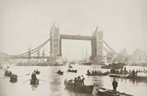 Images Dated 14th January 2008: Tower Bridge Opens