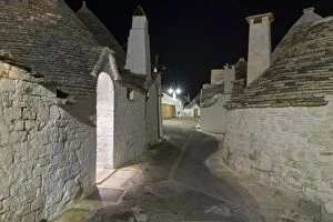 Images Dated 27th May 2014: Town with Trullo or Trulli buildings, Aia Piccola district, UNESCO World Heritage Site of