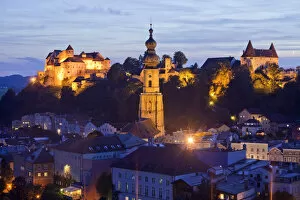Images Dated 28th August 2014: Townscape with Burghausen Castle and the parish church of St