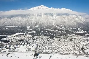 Images Dated 6th February 2012: Townscape of Garmisch, Garmisch-Partenkirchen, Loisachtal, Bavaria, Germany