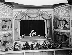 Images Dated 2nd December 2019: Toy Theatre