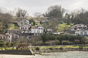 Images Dated 22nd March 2016: Traditional houses in Hendaye, French Basque Country