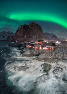 Images Dated 2nd August 2018: Traditional Norwegian fishing cottages, huts, Hamnoy in Lofoten in northern Norway