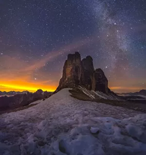 Images Dated 29th September 2017: tre cime di lavaredo with milky way