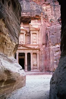 Images Dated 16th August 2014: The Treasury, Petra, Jordan
