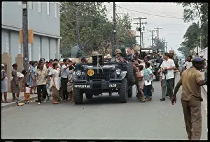US Troops Handing out Leaflets