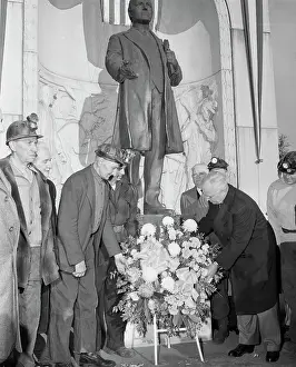 Scranton Prints: Truman Laying Wreath