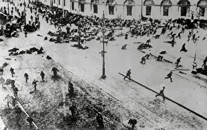 Petrograd Prints: Tsarist Troops Machine-gun Crowd