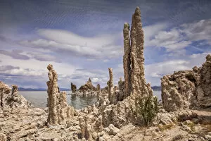 Images Dated 24th April 2014: Tufa towers at Mono Lake, Lee Vining, California, United States