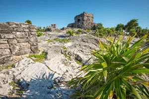 Images Dated 8th February 2014: Tulum aztec temples