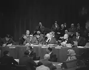 Warren R Prints: Turbulent U.N Session