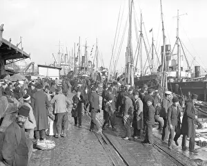 Turkish Prints: Turks & Refugees Congregate On Docks