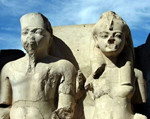 Images Dated 1st January 2007: Tutenkamun and wife, Luxor temple, Egypt