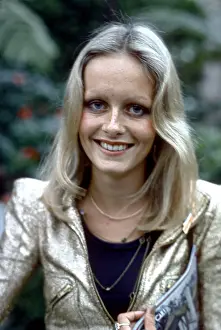 94174688 Twiggy Prints: Twiggy