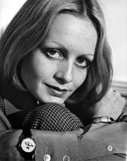 Posed Prints: Twiggy