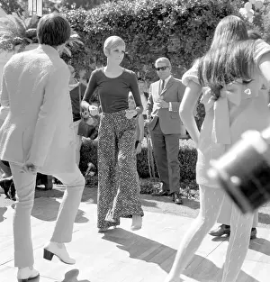 Twiggy In Beverly Hills