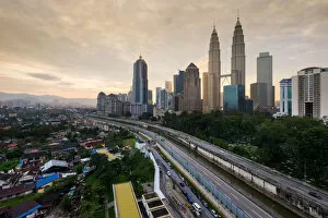 Multiple Lane Highway Gallery: Twin towers of Kuala Lumpur